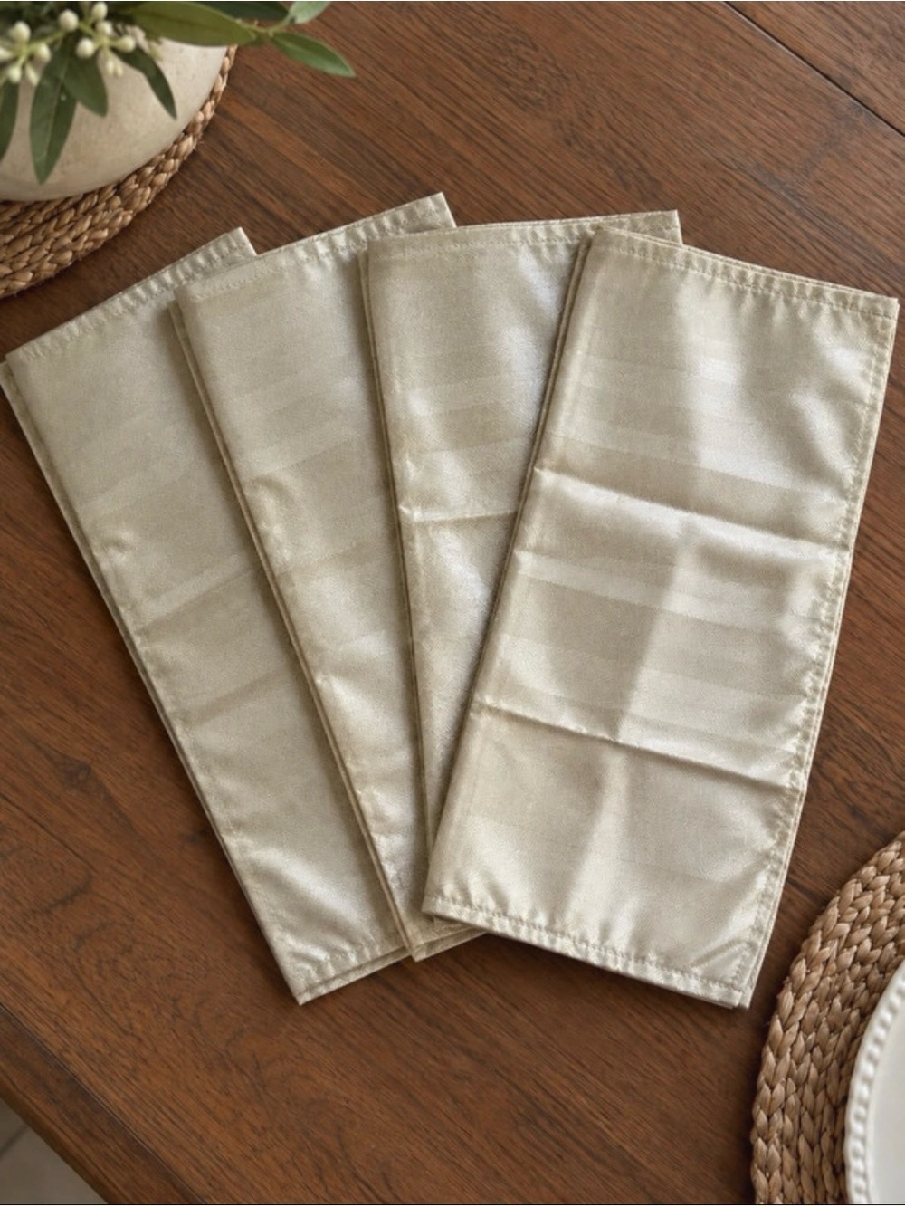 Set of 4 Gold Shimmer Striped Cloth Napkins – Preowned